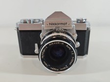 CORPO FOTOCAMERA REFLEX PELLICOLA 35 MM NIKON NIKKORMAT FT2 VINTAGE E OBIETTIVO NIKKOR ~ COSÌ COM'È 