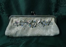 ACCESSORIO BORSA IN AVORIO CON PERLINE E PAILLETTES DETTAGLIO RICAMATO VINTAGE