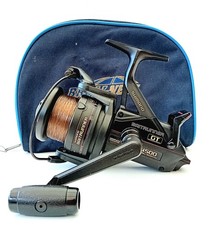 Mulinello da Pesca Vintage Retrò Shimano Baitrunner GT 4500 + Custodia Alimentatore Attrezzatura Carpa