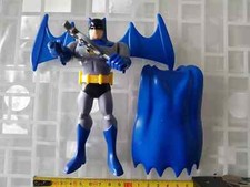 ACTION FIGURE SUPERHEROES BATMAN KINDER EDITION?
