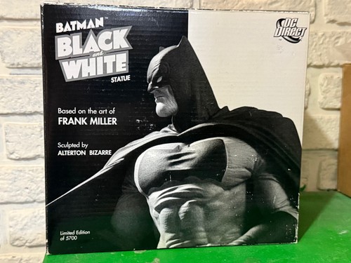 Statua batman bianco nero - e,