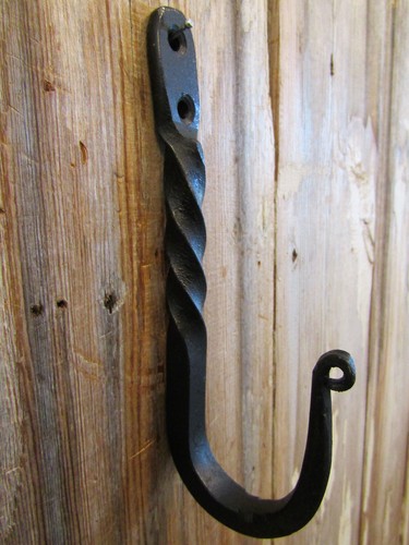 Gancio appendiabiti nero stile
