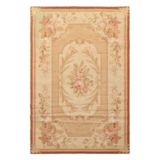 Tappeto floreale tradizionale