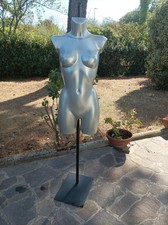 Manichino donna con supporto in metallo - Usato / Come nuovo