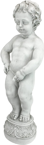 Statua ragazzo pipì fontana