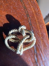 Vecchia spilla vintage in