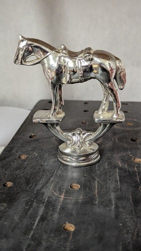 Statuina trofeo cavallo sella