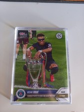 Douè finale di Champions League,con il trofeo,topps 2025