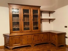 Mobile soggiorno ad angolo con vetrinetta in legno massello ottime condizioni.