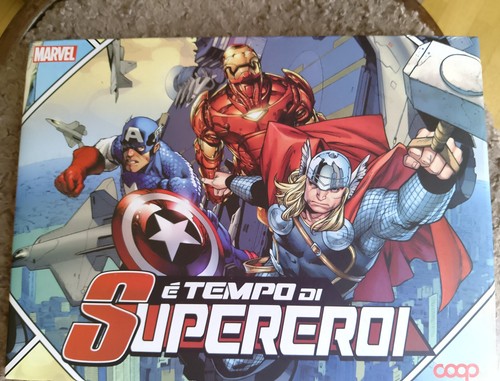 Tempo supereroi cards - È,