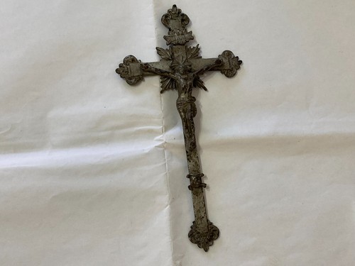 Vecchio cristo crocifisso - cristo,