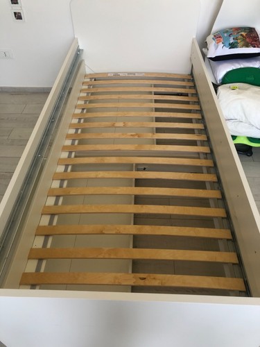 Letto singolo con - con,