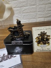 macchinetta per tatuaggi