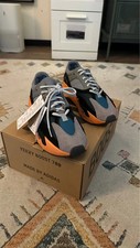 NUOVO Adidas Yeezy Boost 700