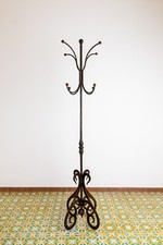 PIANTANA  APPENDIABITI DA TERRA. FERRO BATTUTO  COMPLEMENTO DI ARREDO