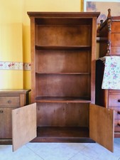 Mobile per salone. Molto capiente, aperto e ben conservato. 