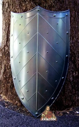 Scudo medievale con - scudo,