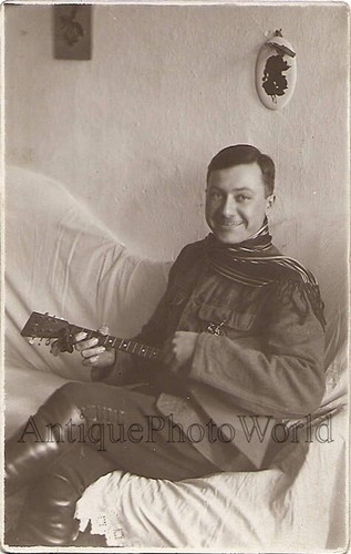 Soldato russo con balalaika