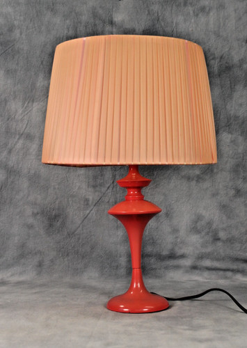 Vintage pink plastic table - pink,