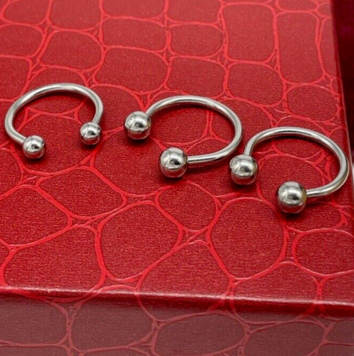 Tre piercing per naso uomo - piercing,