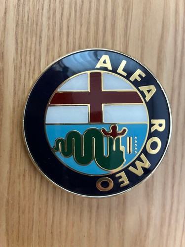 Alfa romeo emblem - romeo, gold