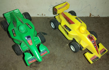 COPPIA DI MACCHININE PER PISTA