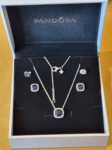 Set regalo gioielli collana - , e