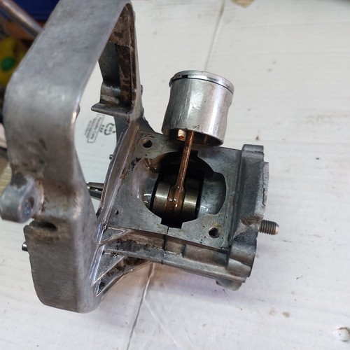 Basamento motore - basamento,