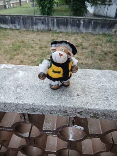 Mucca vestita ceramica - ,