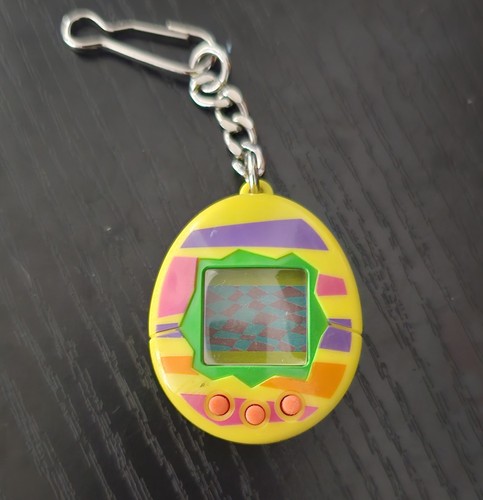 Tamagotchi mini giallo - mini, con