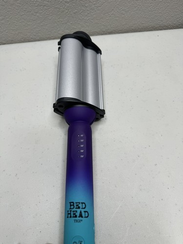 Tigi bedhead surfs hair - up,