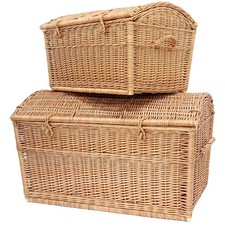 Due grandi cesti in vimini