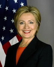 640948 Hillary Clinton sembra
