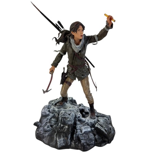 Lara croft statue - lara, the