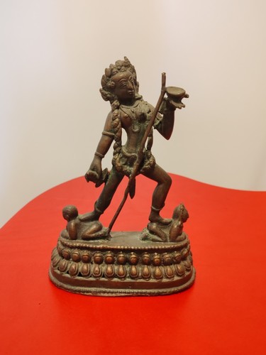 Antica statuetta orientale - , in