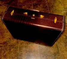 Valigia rigida in finto