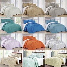 Set copriletto damascato 4