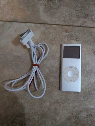 Apple ipod nano - 2gb, silver