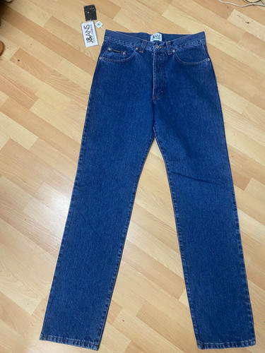 Denim nuovo con etichette