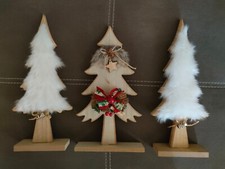 Alberelli Natalizi da appoggio in legno con gnomo sugli sci