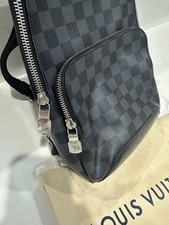 Louis Vuitton Avenue  Sling