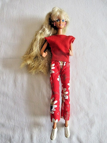 Barbie pantalon rouge - en,