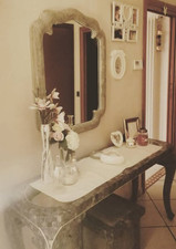 console vintage con specchio e