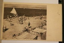 FIUME - SPIAGGIA  ANIMATA CON CABINE E BARCA A VELA 