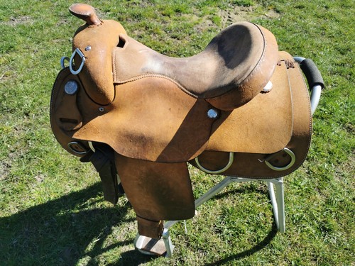 Sella western - /,