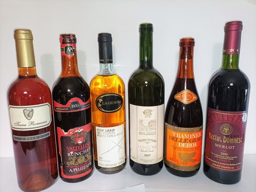 Vecchie bottiglie vino - vecchie, di