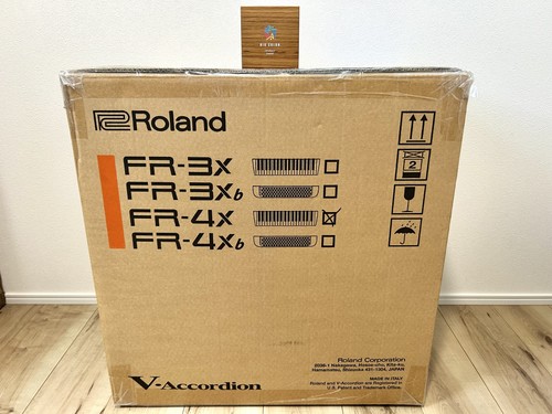 Roland v accordion - fr-4x, rd