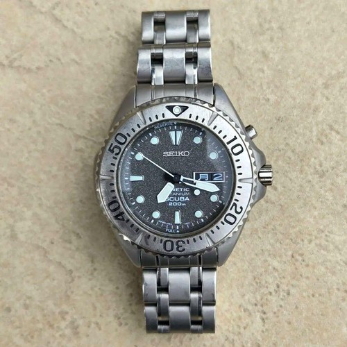 Seiko kinetic 5m63 0b40 200m - seiko,