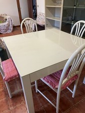 tavolo quadrato con 4 sedie 