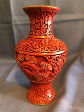 Medio vaso in ottone laccato cinabro rosso.